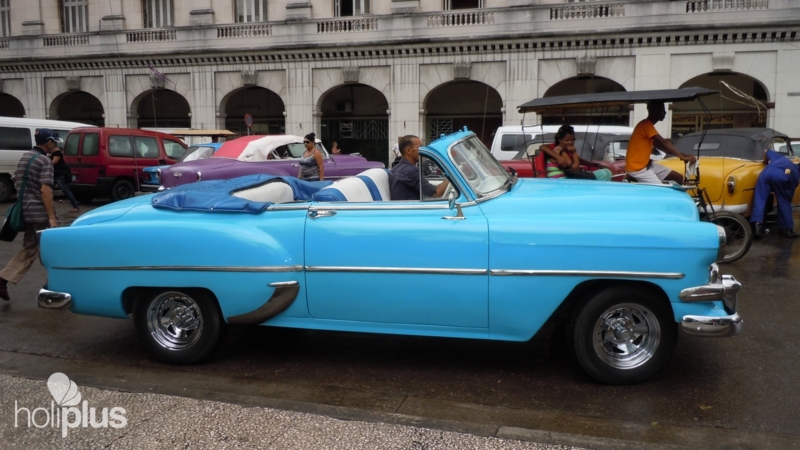 Book "Tropicana Cabaret Show" in American Classic Cars Tour. Departure